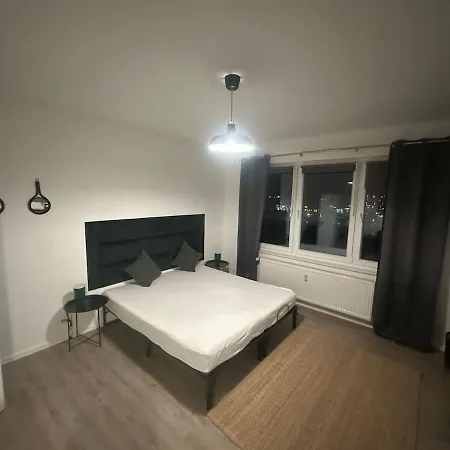 And Connection Apartment *