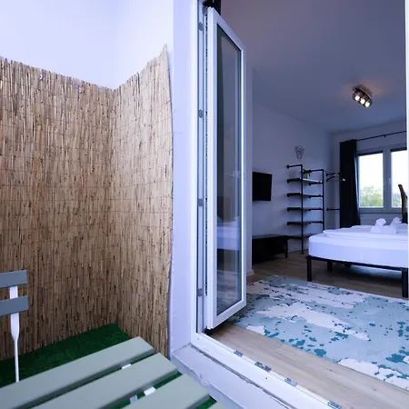 And Connection Apartment