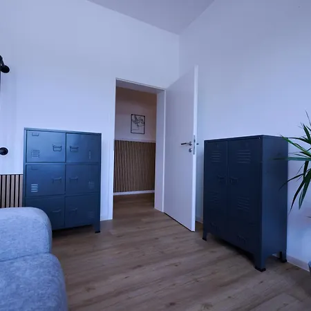 And Connection Apartment